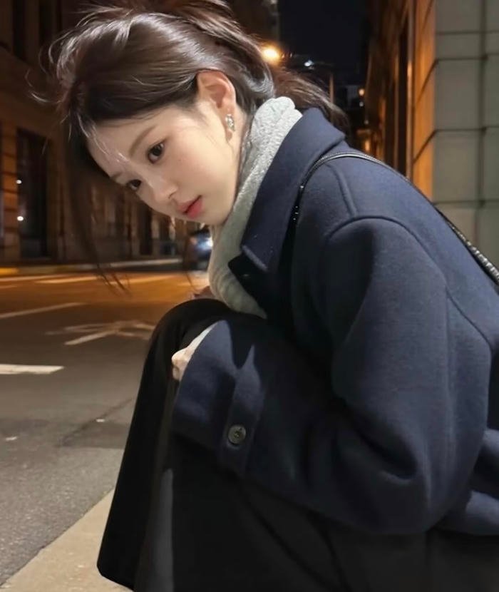 Hình ảnh gái xinh 2k11 gương mặt cân đối tạo ấn tượng hiền hòa