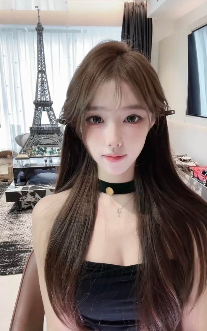 Hình ảnh gái xinh 2k2 nét đẹp thanh thoát khi chụp