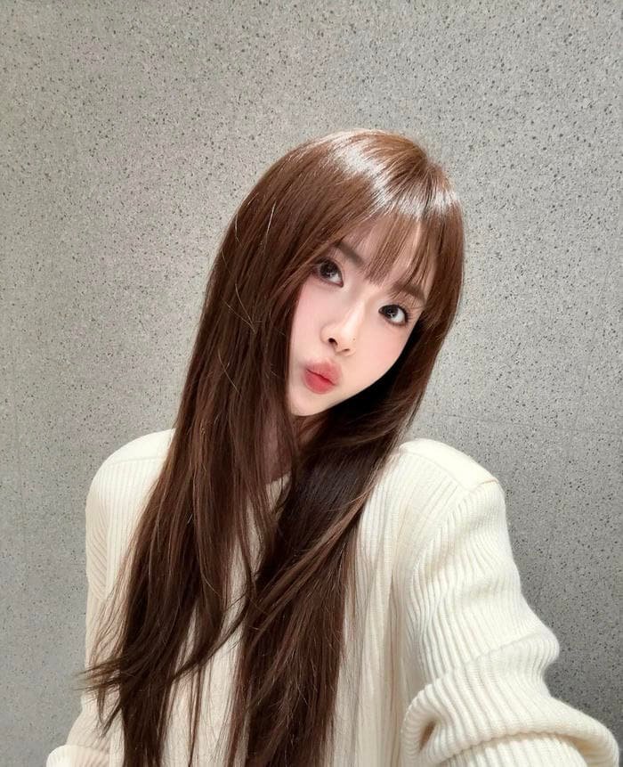 Hình ảnh gái xinh 2k2 phong cách trẻ trung trong ảnh