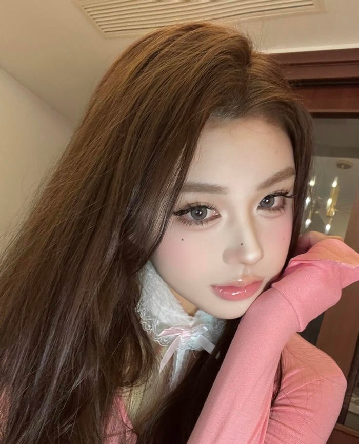 Hình ảnh gái xinh 2k3 thần sắc tự tin trong hình