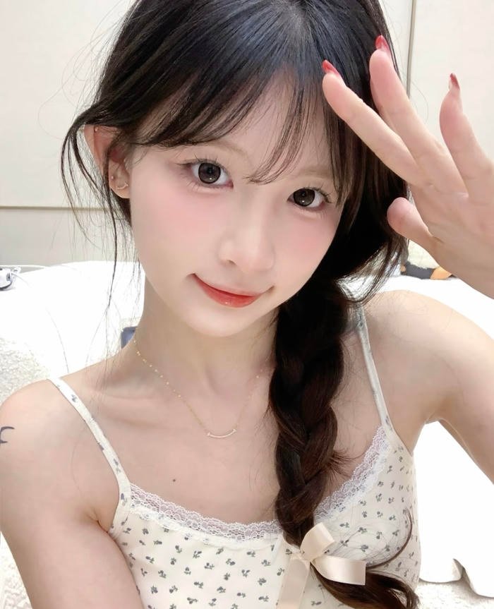 Hình ảnh gái xinh 2k3 thần thái thu hút trong ảnh