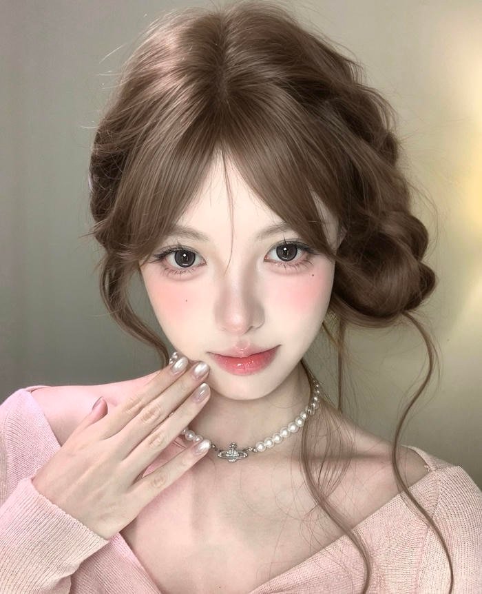 Hình ảnh gái xinh 2k4 mang dấu ấn tuổi mới lớn