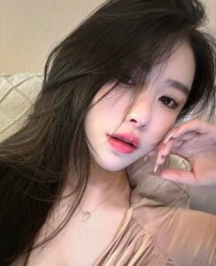 Hình ảnh gái xinh 2k4 thể hiện vẻ ngoài có sức hút riêng