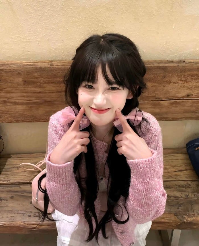 Hình ảnh gái xinh 2k5 nét mặt hài hòa trong ảnh