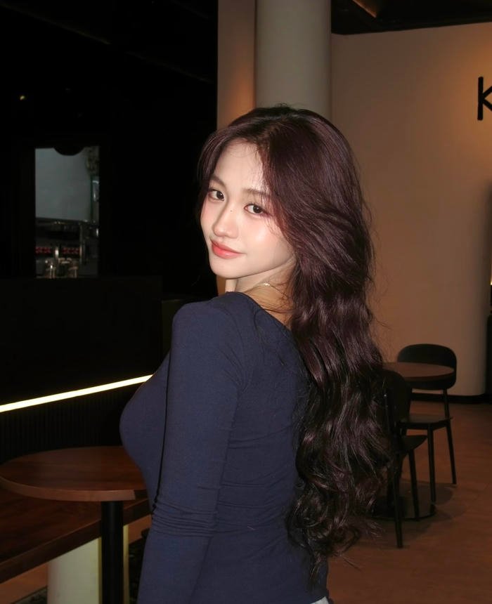 Hình ảnh gái xinh 2k5 thần sắc tươi mới trong ảnh