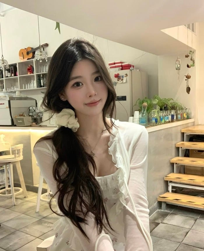 Hình ảnh gái xinh 2k7 dáng chụp tự nhiên không gượng ép