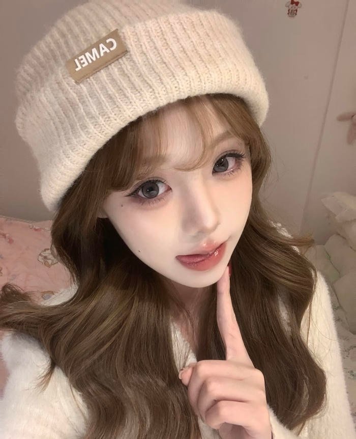 Hình ảnh gái xinh 2k8 ánh nhìn trong sáng tạo cảm giác an toàn
