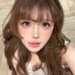 Hình ảnh gái xinh 2k8 nụ cười tươi làm người xem cảm thấy vui vẻ