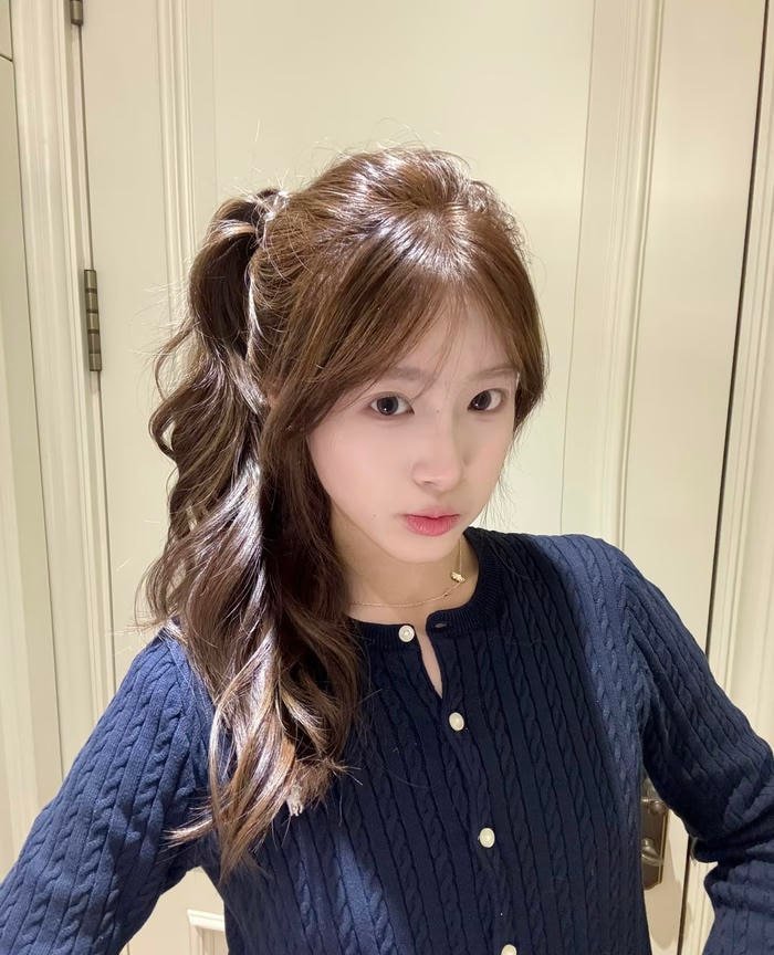 Hình ảnh gái xinh 2k9 gương mặt hài hòa khiến bức hình dễ nhìn