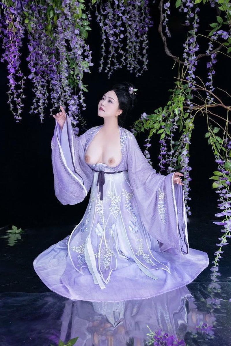 Hình cổ trang khỏa thân quyến rũ cực đã