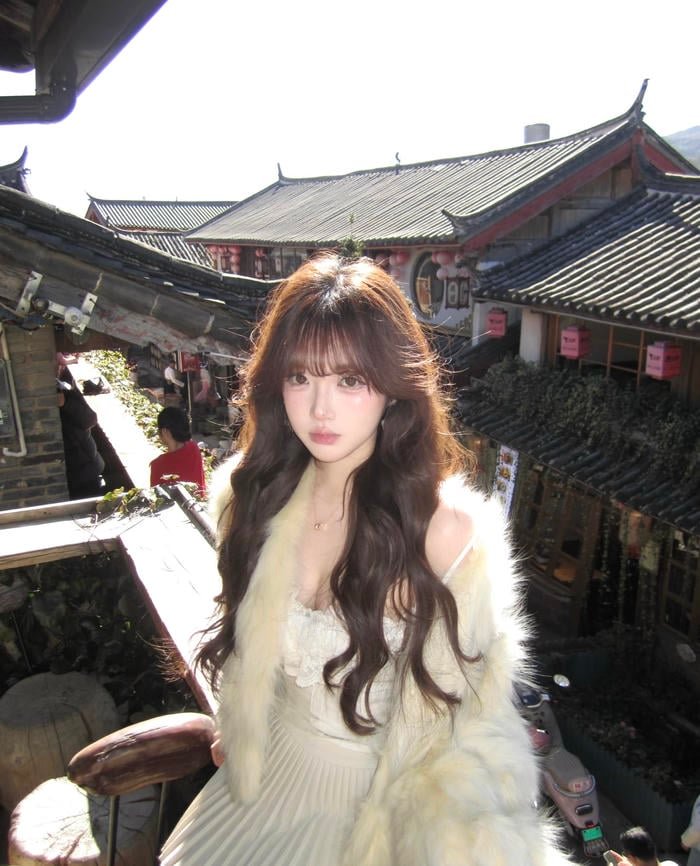 Hình gái xinh 2k tạo dáng dịu dàng trước ống kính