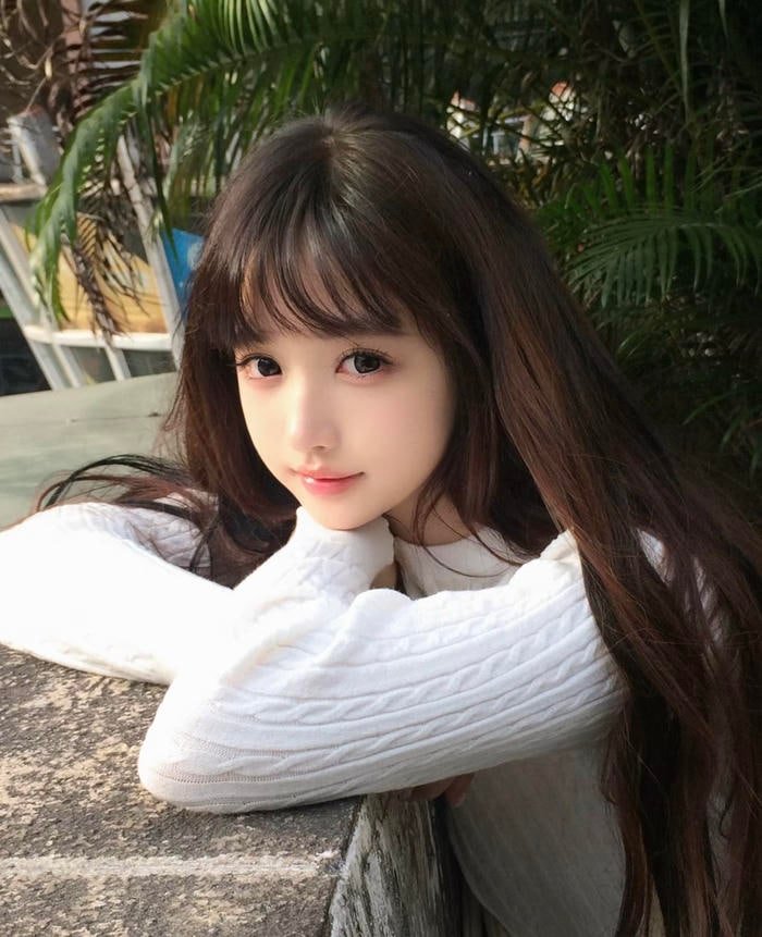 Hình gái xinh 2k4 mang cảm giác tươi mới trong khung hình