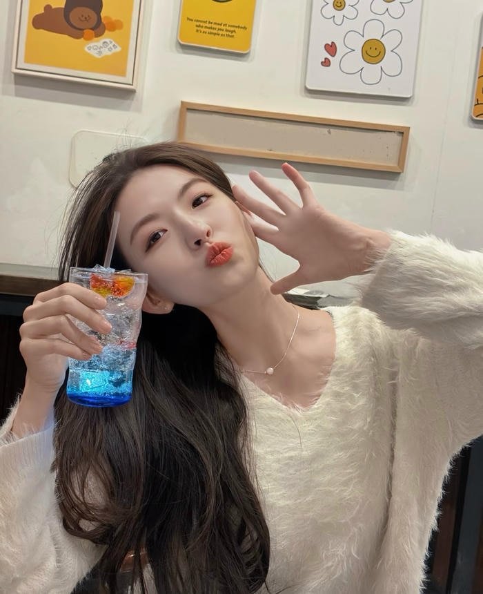 Hình gái xinh 2k4 mang đến hình ảnh sức hút riêng biệt