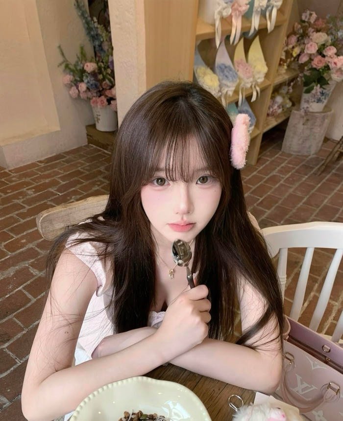 Hình gái xinh 2k7 ghi lại một ngày sinh hoạt bình dị