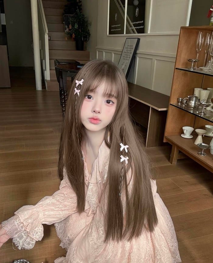 Hình gái xinh 2k8 diện mạo tươi tắn phù hợp nội dung trong sáng