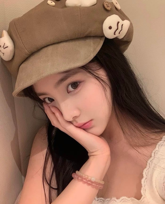 Hình gái xinh 2k9 vẻ ngoài đáng yêu phù hợp chia sẻ cá nhân