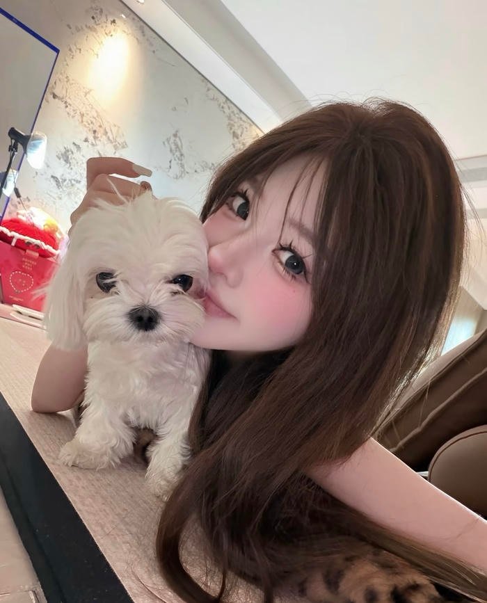 Khoảnh khắc gái xinh 2k10 cười hiền làm người xem thấy thoải mái