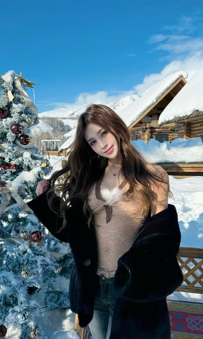 Khoảnh khắc gái xinh 2k10 cười vui tạo cảm giác thân thiện