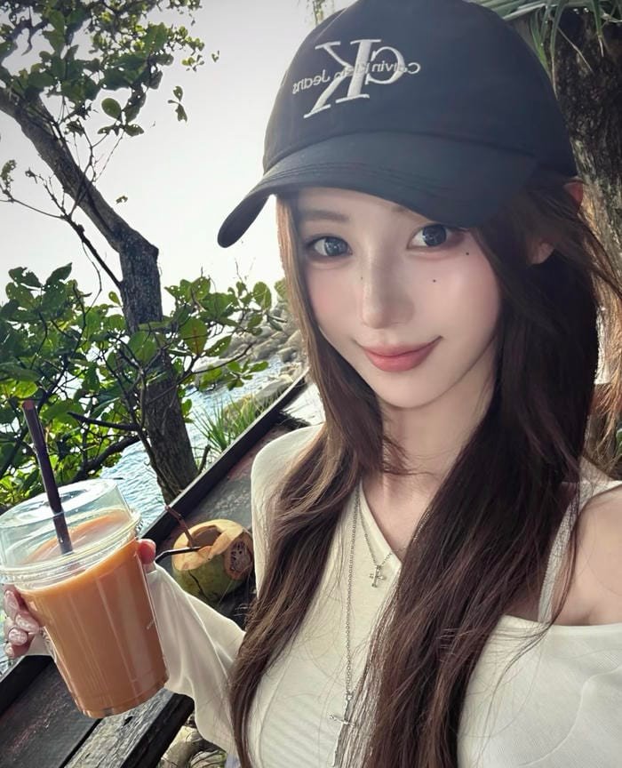 Khoảnh khắc gái xinh 2k11 mang cảm giác yên bình