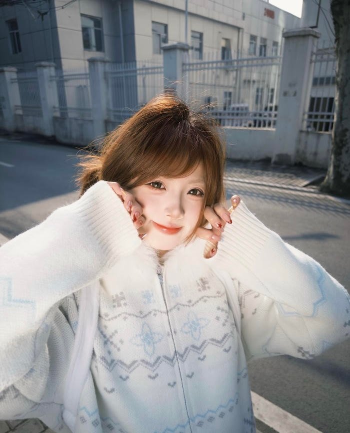 Khoảnh khắc gái xinh 2k11 thể hiện sự vô tư đời thường