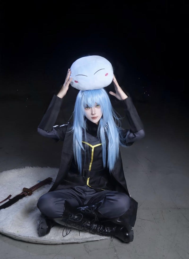 Nhân vật Rimuru cosplay với phong cách hoạt bát