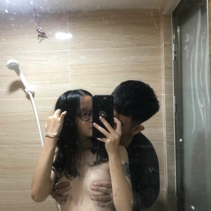 Thiên Địa khoe ảnh sex nóng bỏng mê hoặc