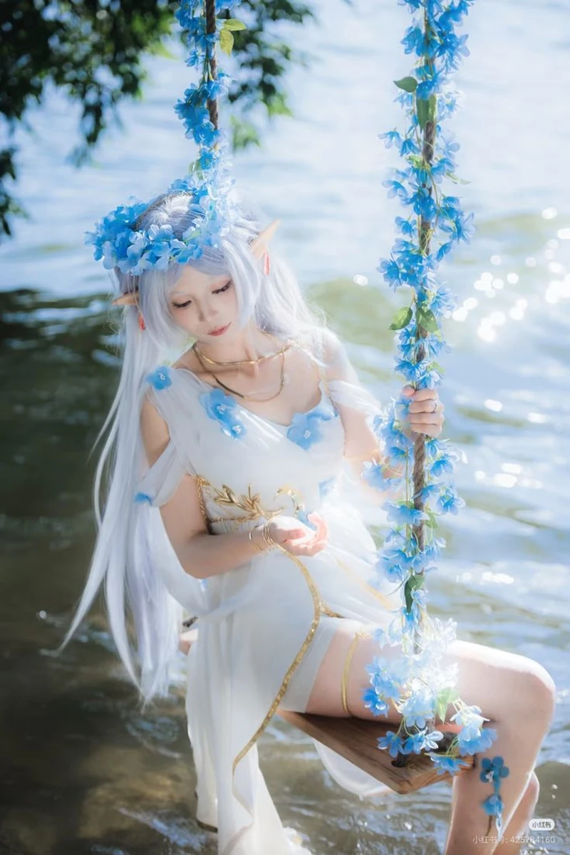 Ảnh Frieren Cosplay Xinh Mềm Mại Dịu Dàng
