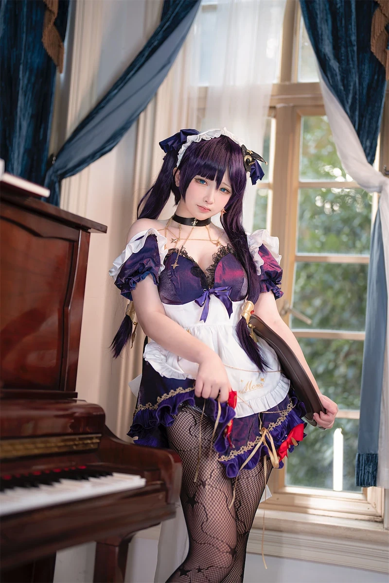 Ảnh cosplay lộ hàng hoang dã nồng cháy