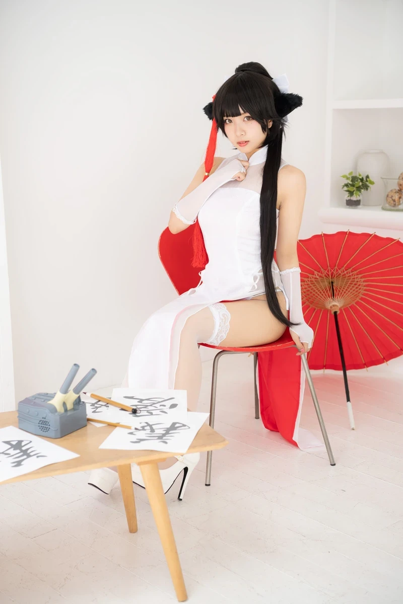 Ảnh cosplay lộ hàng say đắm cuốn hút