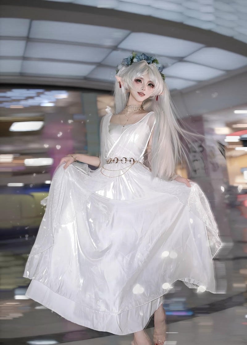 Ảnh hóa thân Frieren với phong cách nhẹ nhàng thư thái