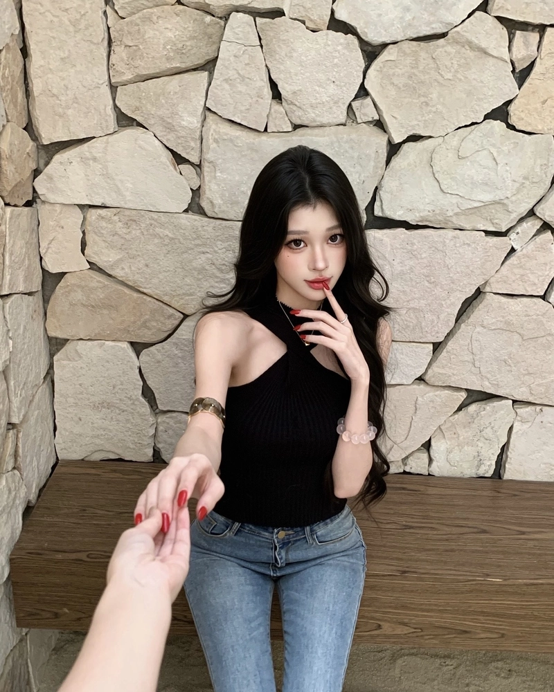 Ánh mắt sâu lắng gái xinh 9x đầy quyến rũ