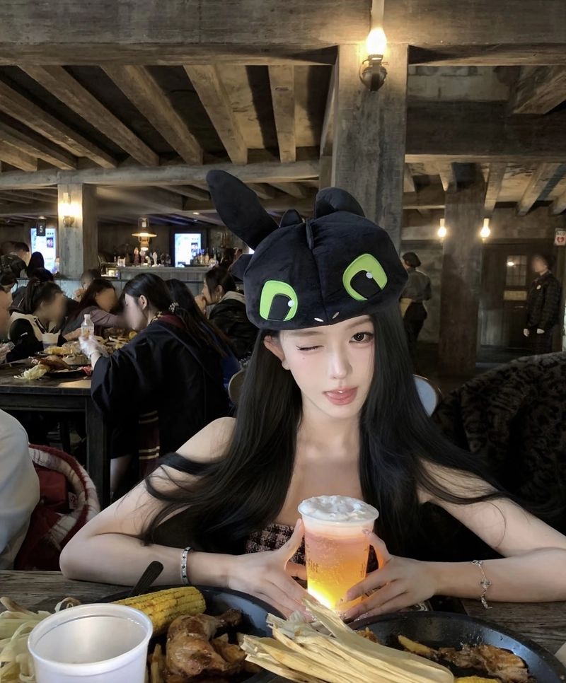 Dáng vẻ đáng yêu của gái xinh 18 tuổi tạo thiện cảm