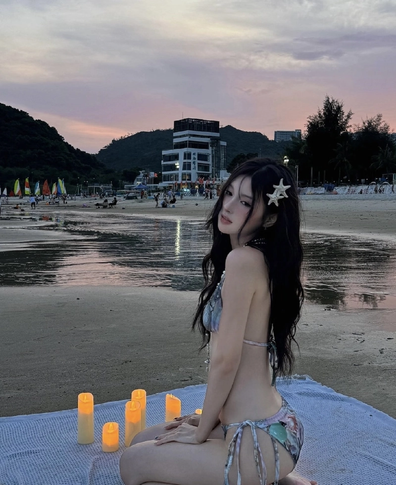 Dáng vẻ tự nhiên ảnh gái xinh bikini đầy cuốn hút