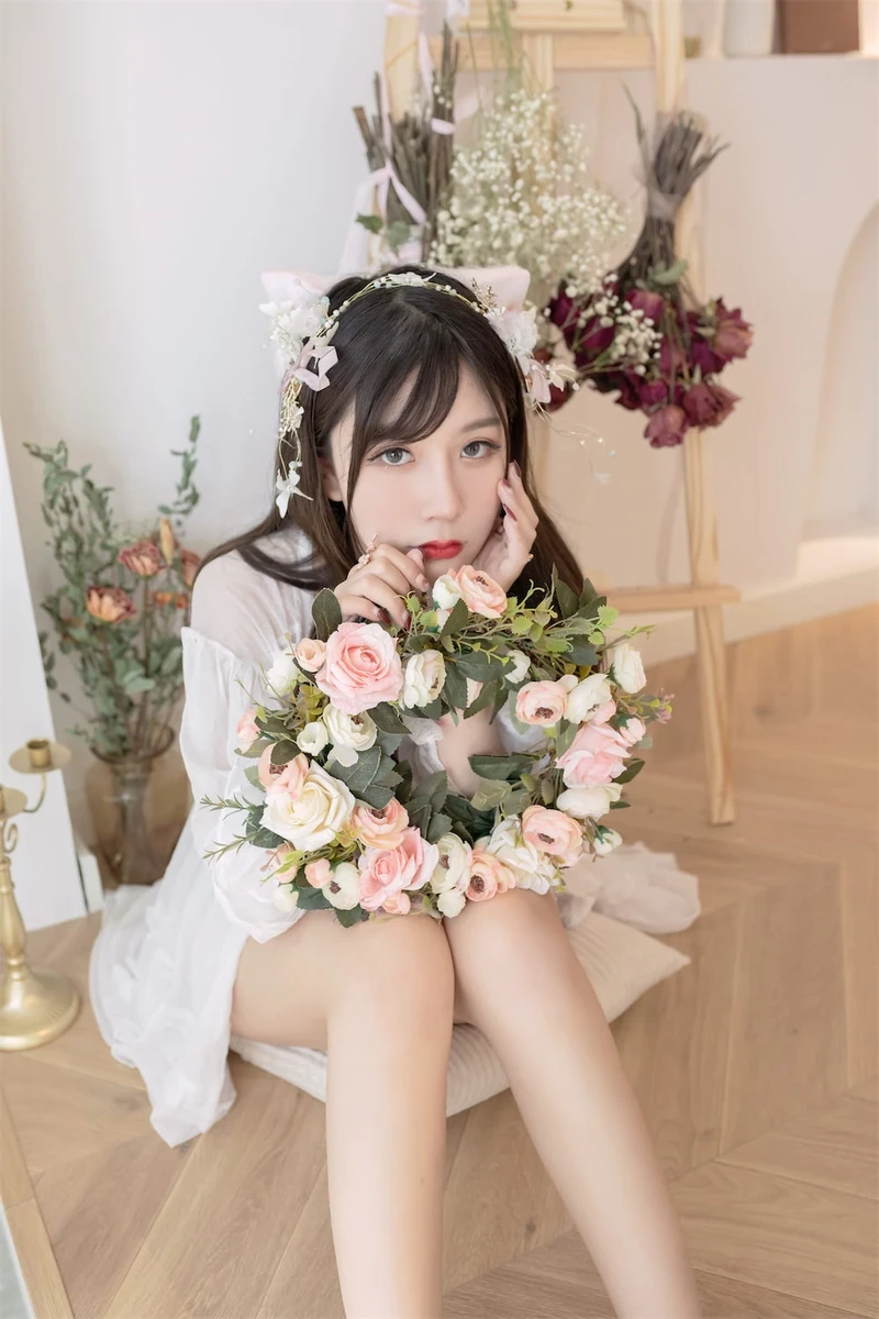 Gái xinh cosplay lột đồ thủ dâm gợi dục