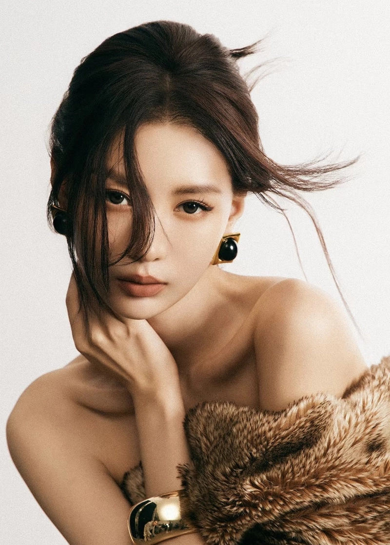 Gái xinh với gương mặt xinh đẹp đầy cuốn hút