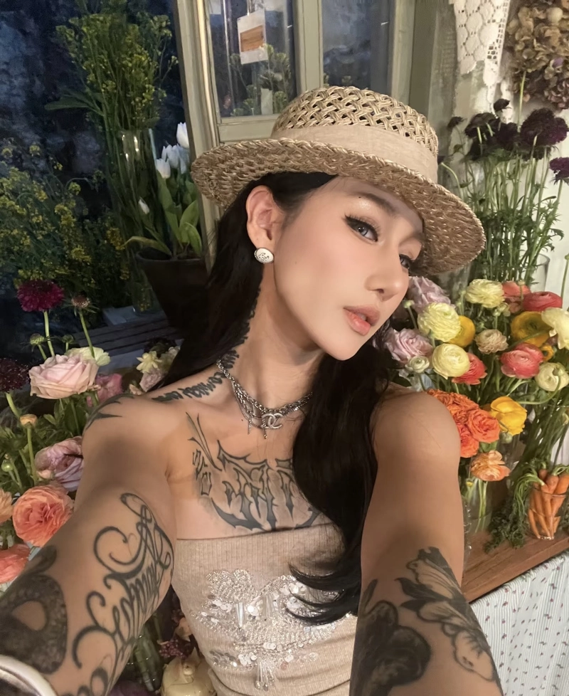 Gái xinh xăm mình với nét đẹp sắc sảo nổi bật