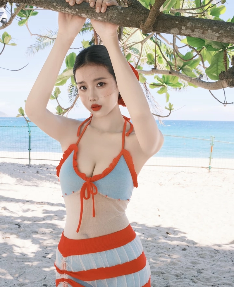 Gương mặt xinh đẹp ảnh gái xinh bikini đầy hấp dẫn
