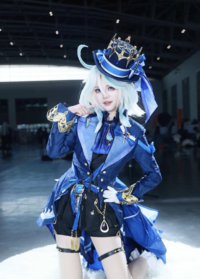 Hình Furina cosplay mang vẻ thanh lịch mang chất nghệ thuật