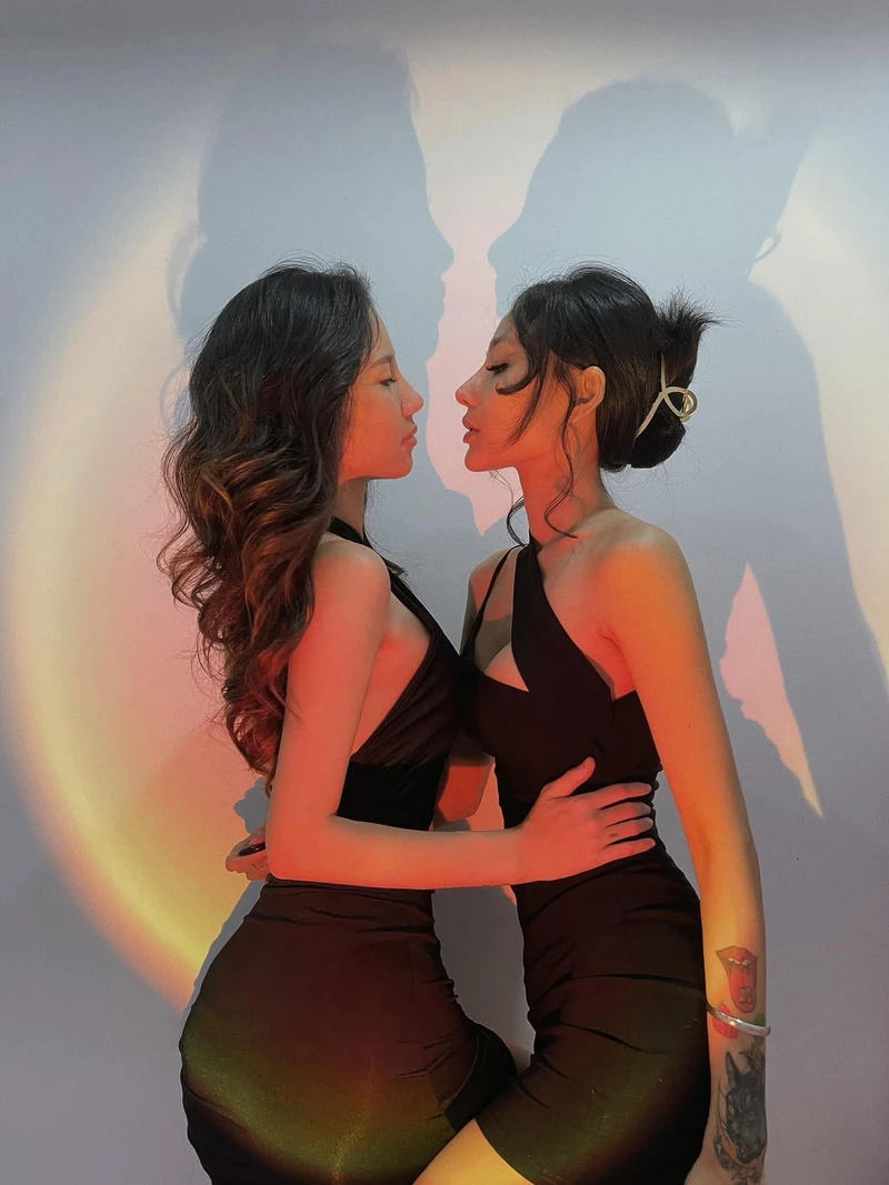Hình Les Nóng Bỏng Ngây Ngất