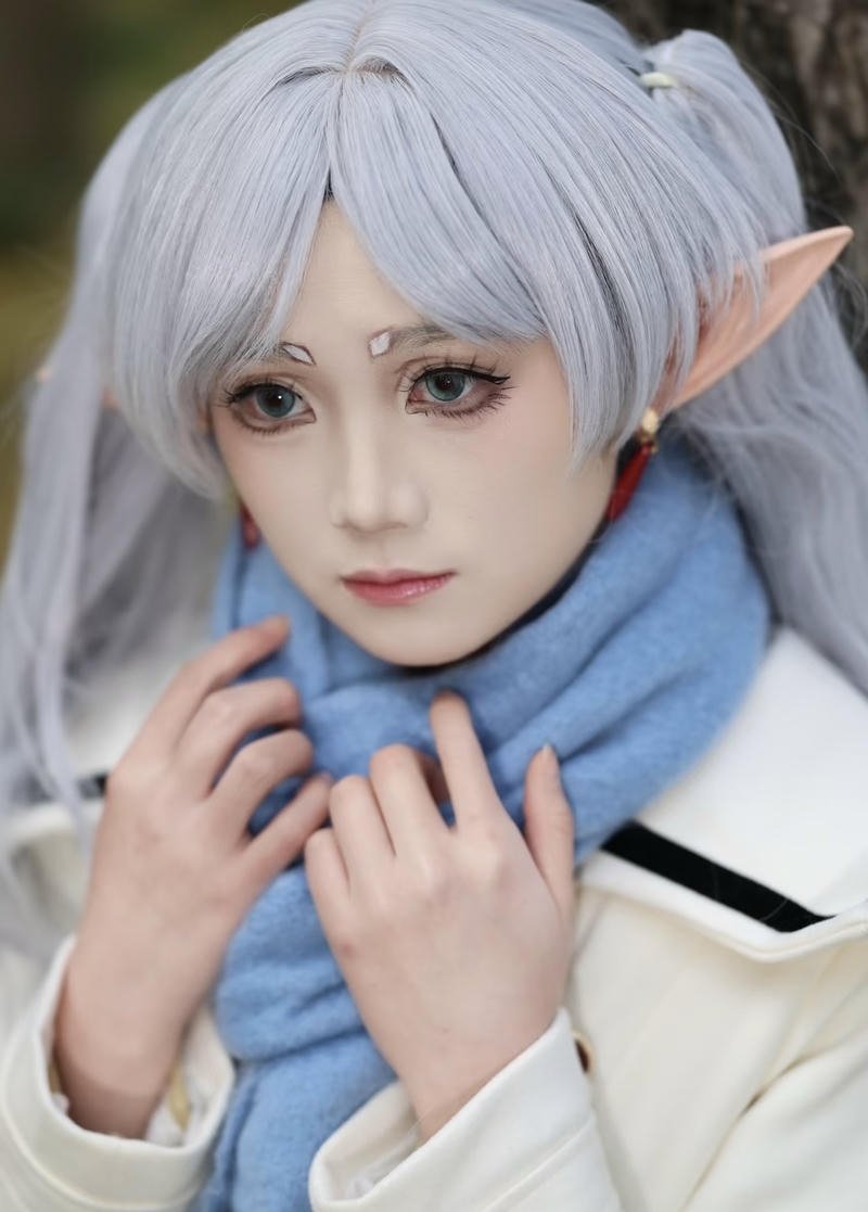 Hình ảnh cosplay Frieren mang nét đẹp giản dị cuốn hút