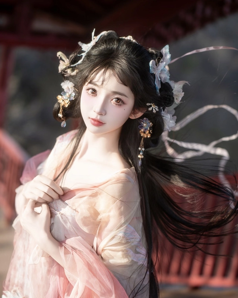 Khí chất trang nhã của gái xinh cổ trang tạo ấn tượng