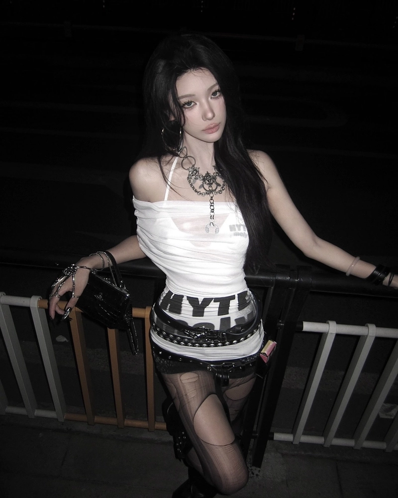 Khuôn mặt thanh tú của gái xinh 9x rất nổi bật