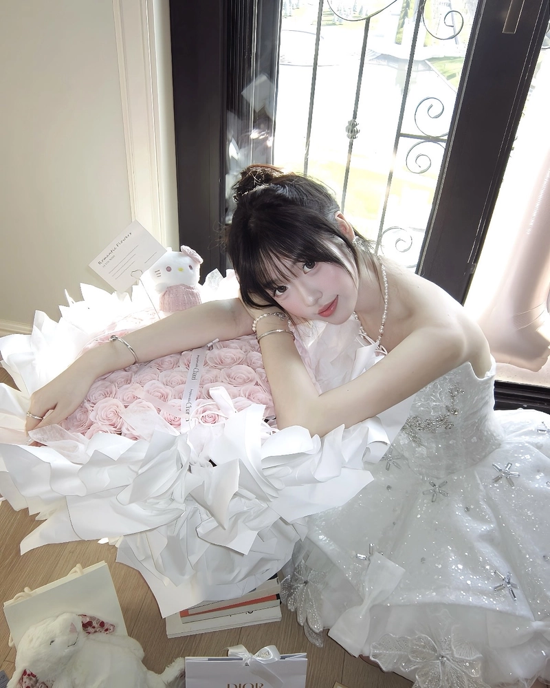 Khuôn mặt xinh xắn của gái xinh 18 tuổi tạo thiện cảm