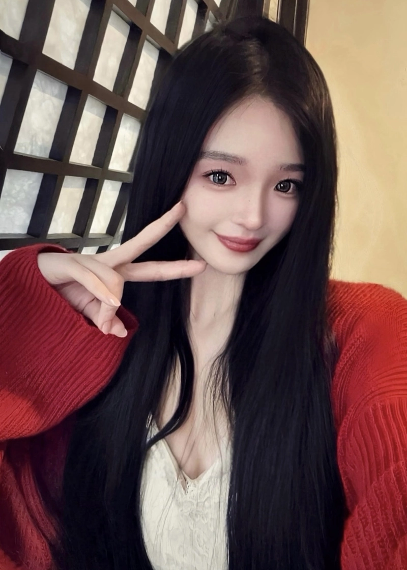 Mái tóc dài óng ả giúp cô gái thêm xinh đẹp