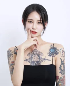 Nét đẹp cá tính nổi bật của gái xinh xăm mình