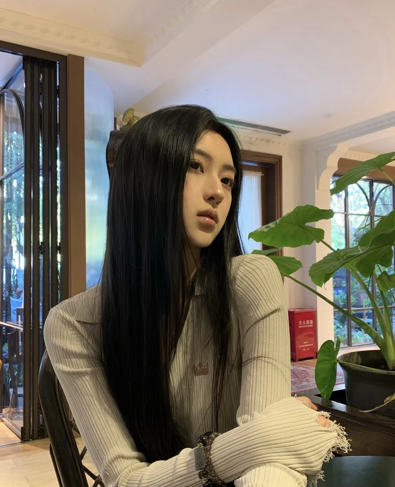 Nét đẹp tự nhiên của gái xinh tóc dài dịu dàng