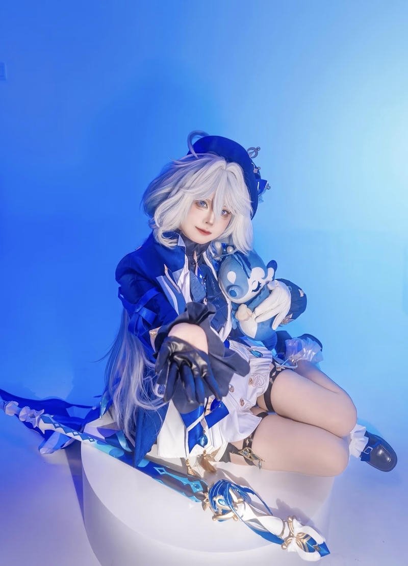 Nhân vật Furina cosplay hình ảnh nghệ sĩ