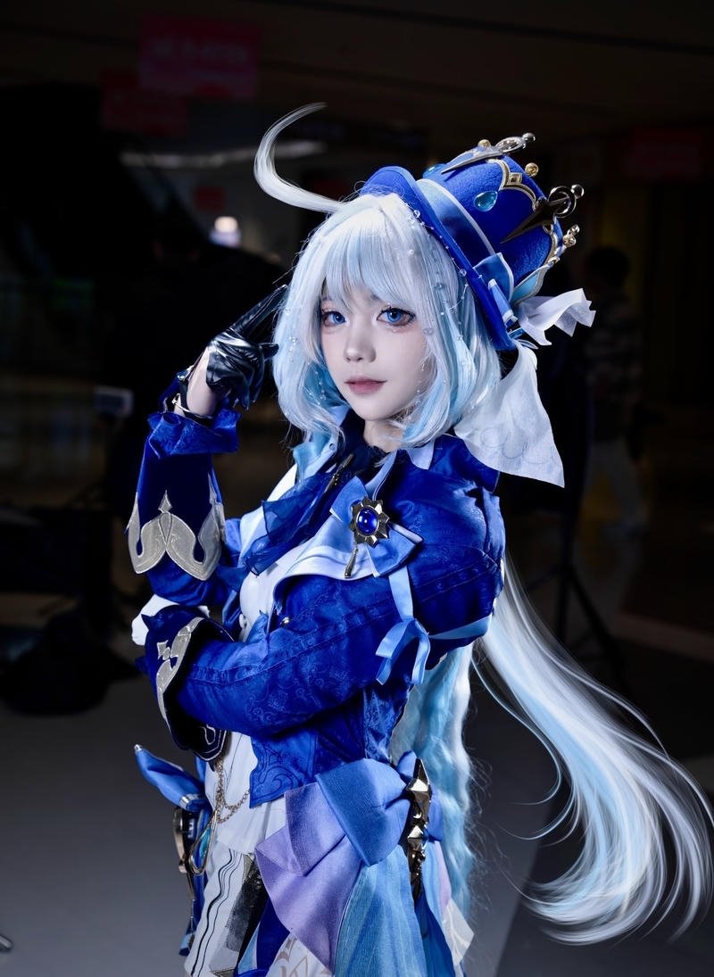 Nhân vật Furina cosplay phong cách biến hóa