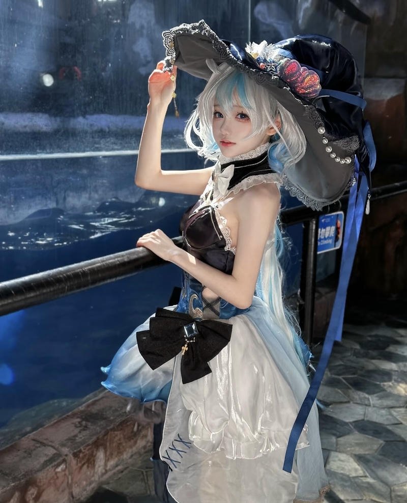Nhân vật Furina cosplay phong cách sân khấu