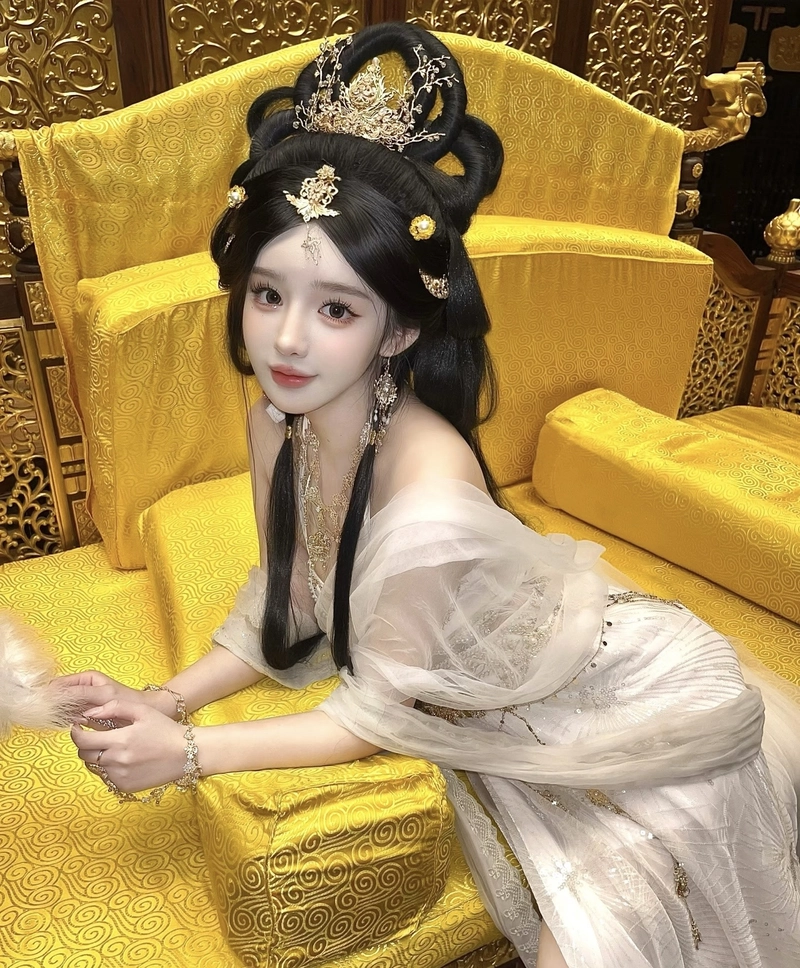 Phong cách cổ điển của cô gái cổ trang đầy sức hút